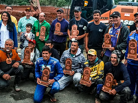 Pilotos premiados com os troféus do JipeFest